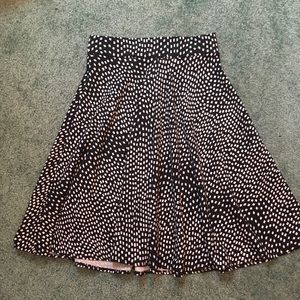 Graphic patterned skirt